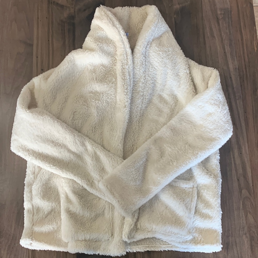 Design Lab White Fluffy Sweater